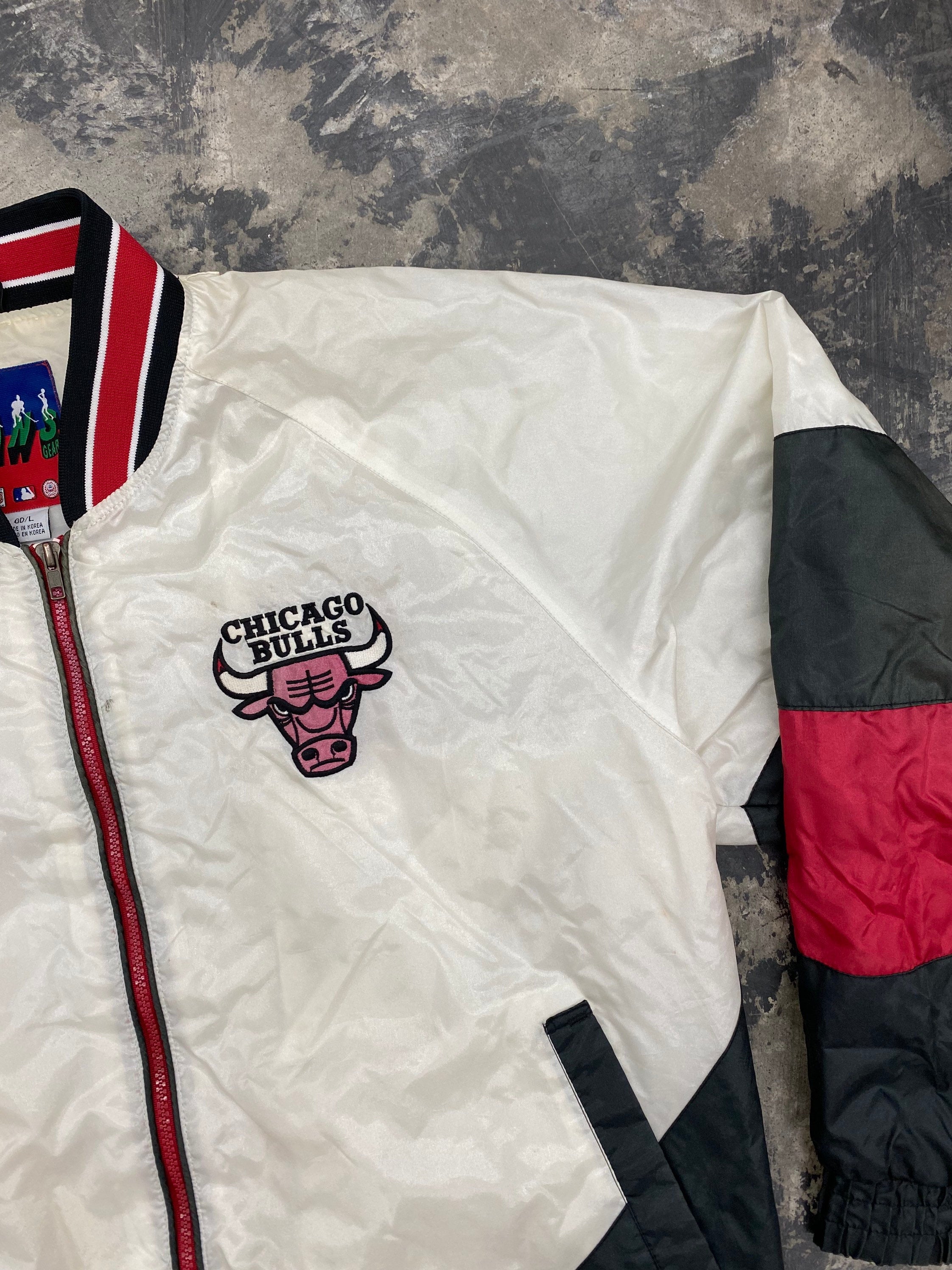 Vintage 90s Chicago Bulls Nylon Jacket Size Large