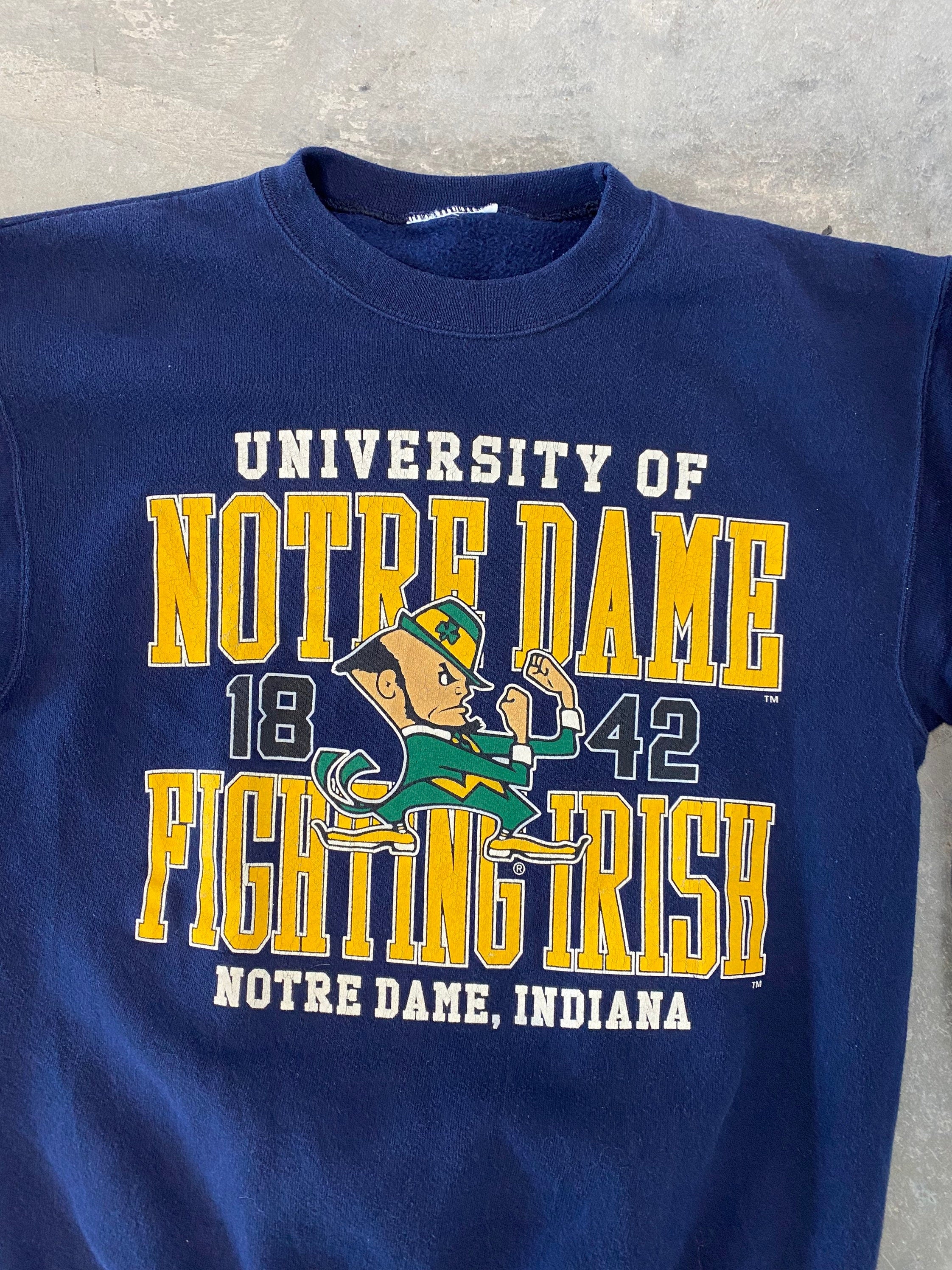 Vintage Notre Dame Fighting Irish Sweatshirt Size Medium Thrift